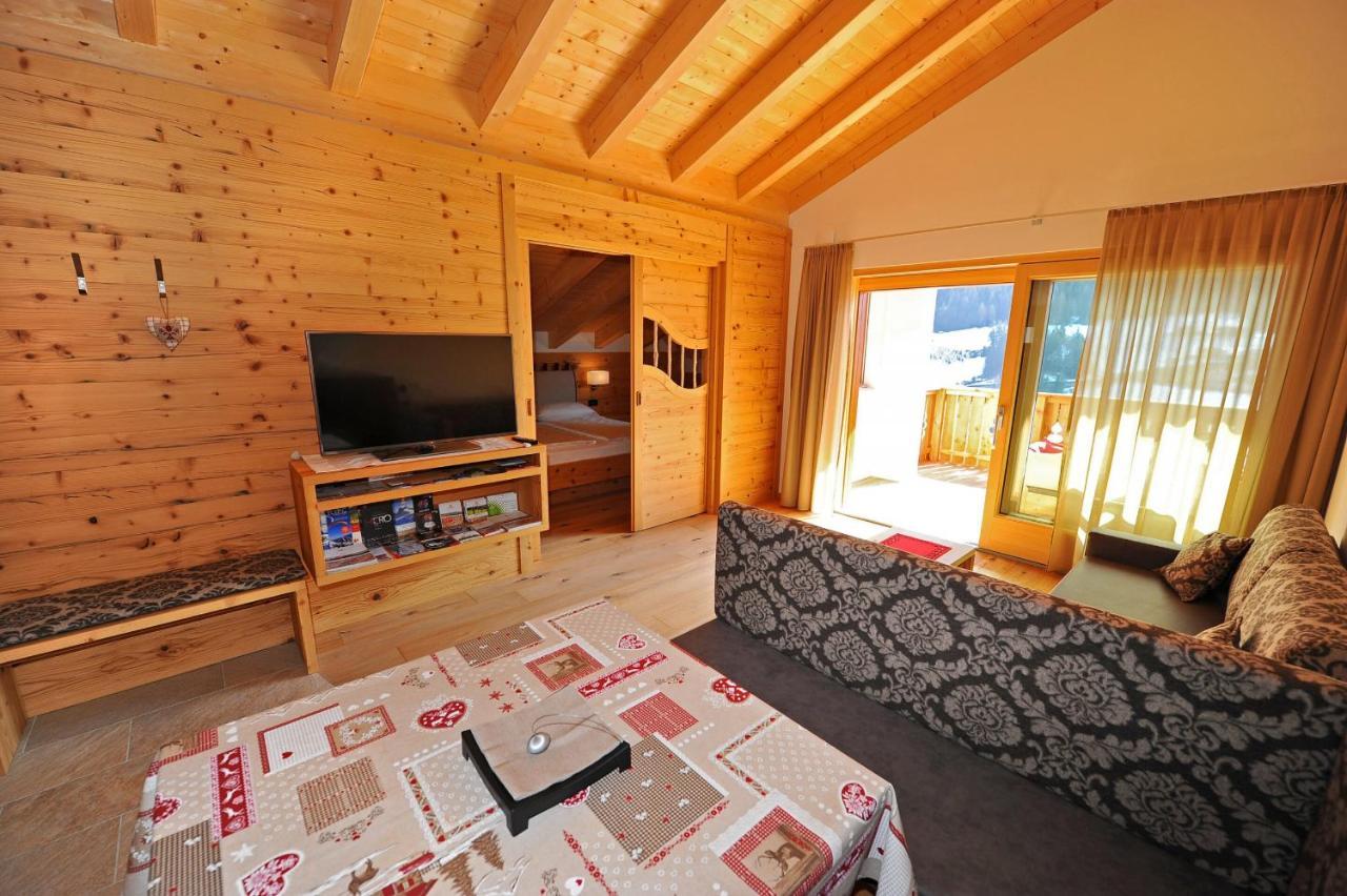Mountain Hapeli Apartment St. Ulrich in Gröden